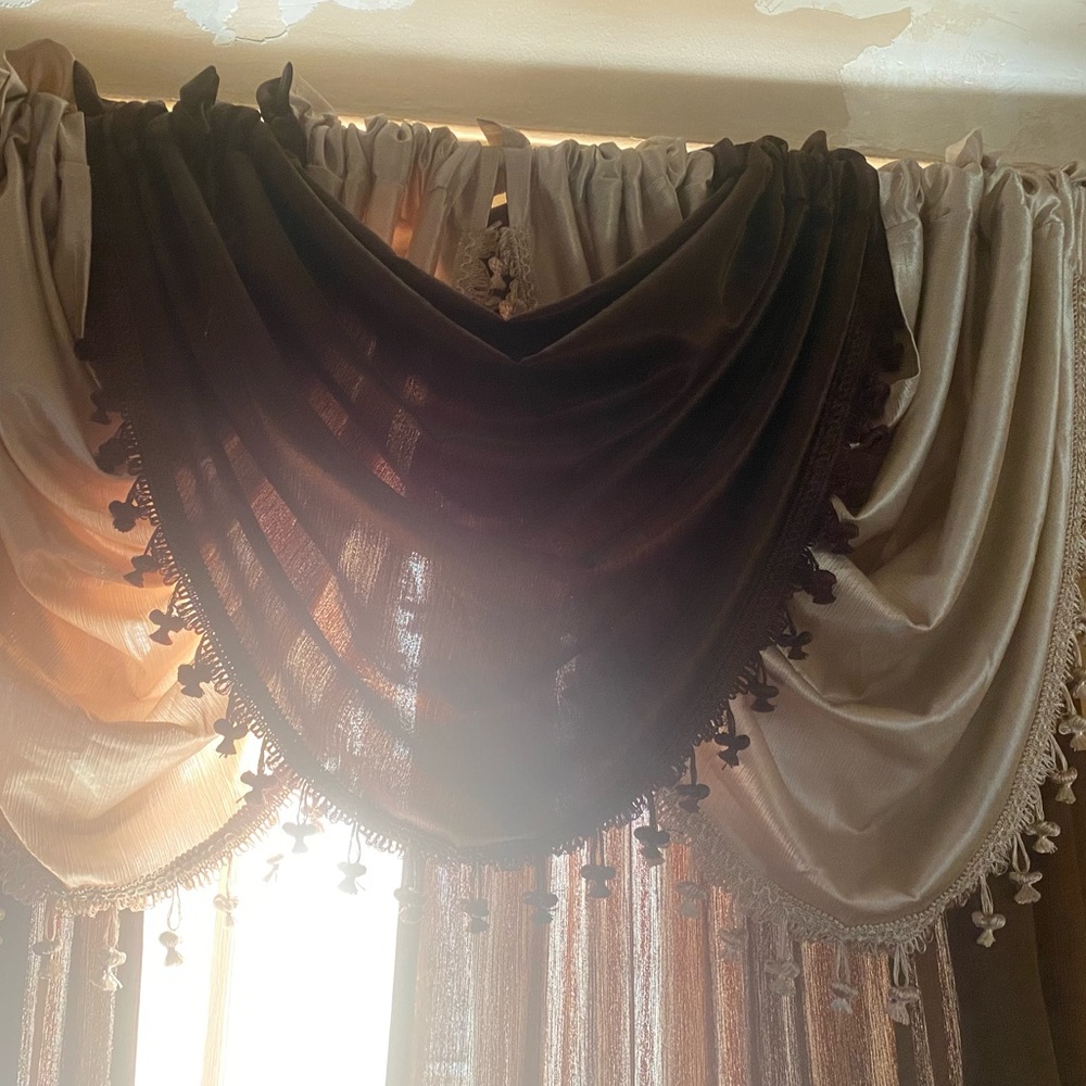 Regal Home Regency Valance Rod Pocket Waterfall Valance in cream set of 3 - Picture 10 of 13